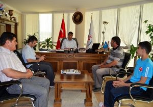 Başarılı güreşçilere övgü